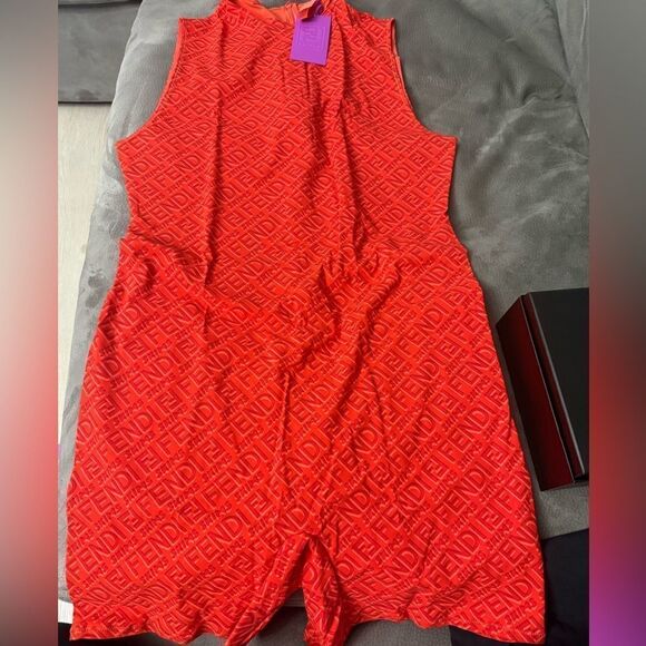 Brand new in box Fendi x skims bodysuit 3xl - Picture 2 of 5